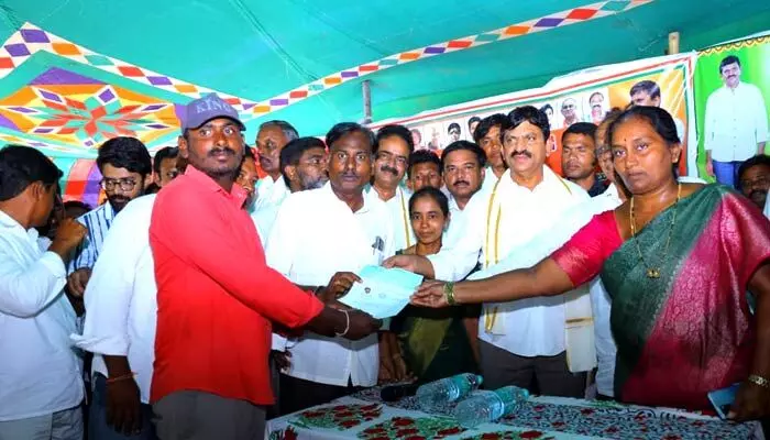 Minister Ponguleti Srinivasa Reddy :ఇక నుంచి వేగంగా సీఎంఆర్ఎఫ్ చెక్కుల మంజూరు Minister Ponguleti Srinivasa Reddy :ఇక నుంచి వేగంగా సీఎంఆర్ఎఫ్ చెక్కుల మంజూరు