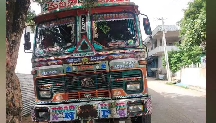SI Anil Reddy : అక్రమంగా తరలిస్తున్న మూడు ఇసుక లారీల పట్టివేత.. SI Anil Reddy : అక్రమంగా తరలిస్తున్న మూడు ఇసుక లారీల పట్టివేత..