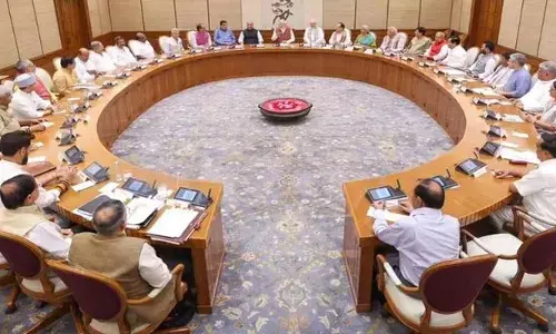 Waqf Board Amendment Bill: కేంద్ర సర్కార్ మరో సంచలన నిర్ణయం.. వక్ఫ్ బోర్డు సవరణ బిల్లుకు ఆమోదం!