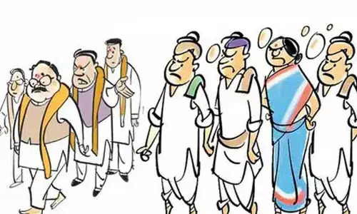 Congress : ప్రజాప్రతినిధులారా సెలవుల్లో పర్యటించకండి..