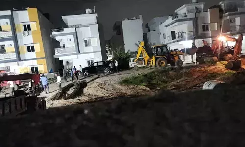 illegal villas : కేసులు పెట్టినా .. ఆగని అక్రమ నిర్మాణాలు..