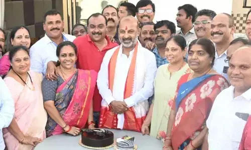 Friendship Day Special: చిన్ననాటి స్నేహితులతో కేంద్రమంత్రి బండి సంజయ్