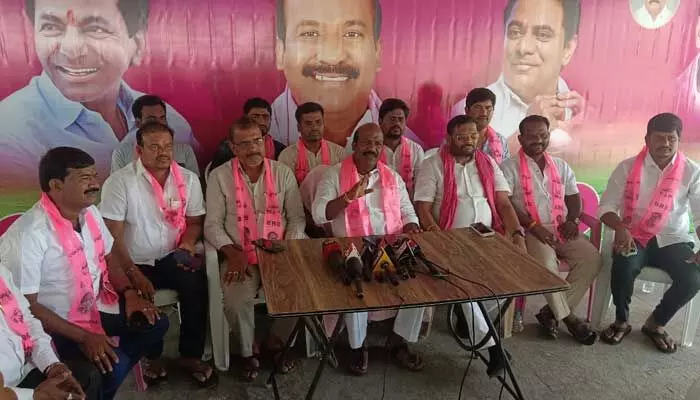 Former MLA Chirumurthy Lingaiah : ప్రభుత్వానిది పని తక్కువ.. పబ్లిసిటీ ఎక్కువ.. Former MLA Chirumurthy Lingaiah : ప్రభుత్వానిది పని తక్కువ.. పబ్లిసిటీ ఎక్కువ..
