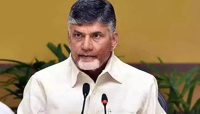 ప్రైవేట్ ఆసుపత్రులకు ధీటుగా మనమెందుకు పోటీ పడలేం..? చంద్రబాబు ప్రైవేట్ ఆసుపత్రులకు ధీటుగా మనమెందుకు పోటీ పడలేం..? చంద్రబాబు