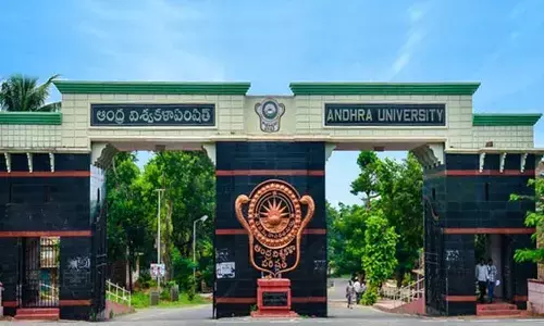 మొంథా ఎఫెక్ట్.. ఆంధ్ర విశ్వవిద్యాలయం కాంట్రాక్టు ఉద్యోగాల ఇంటర్వ్యూలు వాయిదా