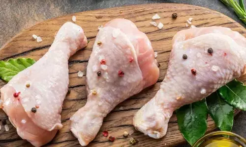 Chicken: చికెన్‌ స్కిన్‌ ఆరోగ్యానికి మంచిదేనా.. నిపుణులు ఏం చెబుతున్నారంటే?