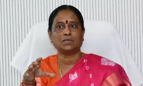 Konda Surekha: టైమ్ కు రాకుంటే ఎట్లా? ప్రభుత్వ వైద్యులపై మంత్రి కొండా సురేఖ ఆగ్రహం