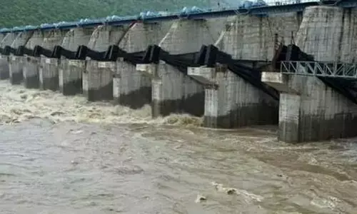 పులిచింతలకు భారీగా వరద.. 4 గేట్లు ఎత్తి నీరు విడుదల