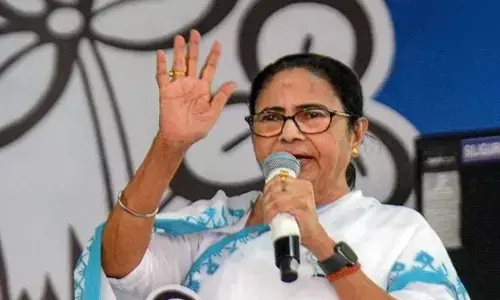 Mamata banerjee: బీమా ప్రీమియంపై జీఎస్టీ మినహాయింపు కోరుతూ నిర్మలా సీతారామన్‌కు మమతా బెనర్జీ లేఖ