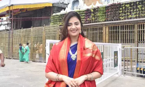 తిరుమల శ్రీవారిని దర్శించుకున్న ప్రముఖులు