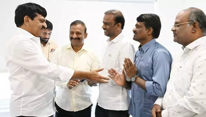 కొత్త రెవెన్యూ చట్టం బాగుంది.. ట్రెసా రాష్ట్ర సంఘం హర్షం కొత్త రెవెన్యూ చట్టం బాగుంది.. ట్రెసా రాష్ట్ర సంఘం హర్షం