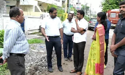 Collector Koya Shri Harsha : ఆగస్టు 9 లోపు రోడ్ల పై గుంతలను పూడ్చి వేయాలి