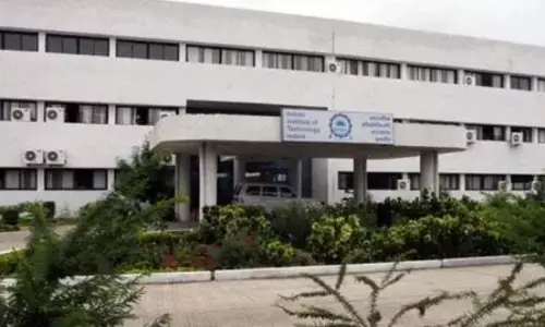 IIT INDORE: ఇండోర్ ప్రత్యేక బూట్లు.. వారికోసమేనట.!