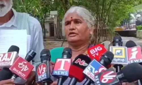 CI Nageshwar Reddy: ఇదేం పని సార్.. ఆస్తి కోసం తల్లితండ్రులకు సీఐ కర్కశత్వం