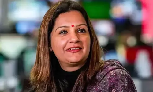 Bangladesh: వీలైనంత త్వరగా భారతీయులను తీసుకురండి: శివసేన (యుబిటి) ఎంపీ