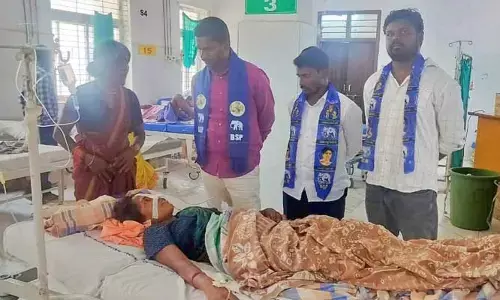 Congress leaders : అంగన్వాడీ టీచర్ పై కాంగ్రెస్ పార్టీ నాయకుల వేధింపులు ఆపాలి..