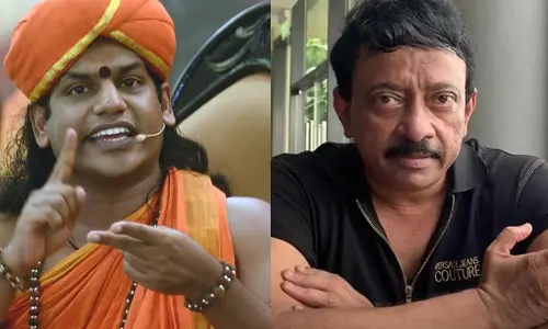 దొంగ బాబా బాగోతం.. ఓ పక్క అమ్మాయితో శృంగారం.. మరోపక్క అలాంటి పాటలు చూస్తూ రొమాంటిక్ స్లీప్.. వీడియోలు వైరల్