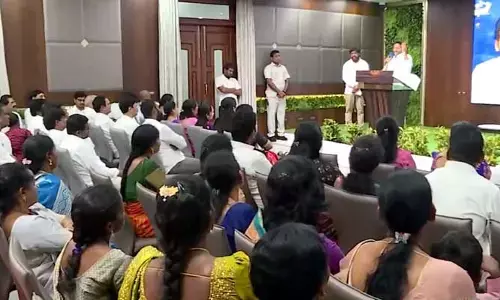 పాడేరు ప్రజా ప్రతినిధులతో జగన్ భేటీ.. ఉప ఎన్నిక‌పై దిశానిర్దేశం