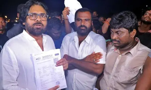 తెలంగాణ క్యాబ్ డ్రైవర్లపై పవన్ కళ్యాణ్ సంచలన వ్యాఖ్యలు..