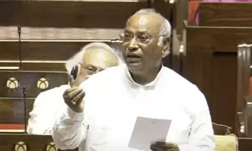 Ncert books: పాఠ్యపుస్తకాల్లో ప్రవేశికను తొలగించడం సరికాదు.. కాంగ్రెస్ చీఫ్ ఖర్గే
