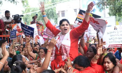 బీజేపీ ఎంపీలు కలిసిరావాలని కాంగ్రెస్ మహిళా నేత పిలుపు