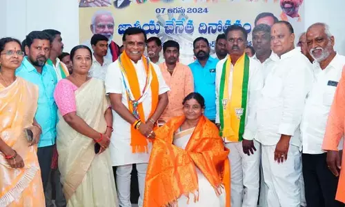MLA : అగ్గిపెట్టెలో ఇమిడిపోయే పట్టుచీర నేసిన ఘనత చేనేతలది..