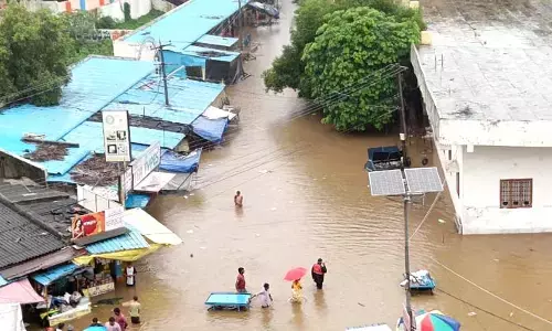 Bhadradri : భద్రాద్రిలో రామాలయం పరిసరాలు మునక