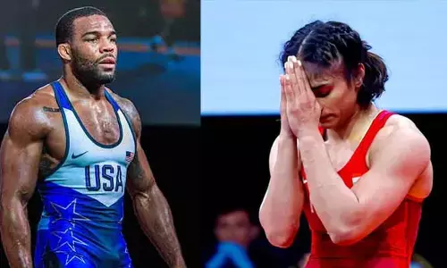 paris olympics : వినేశ్‌ ఫొగట్ కోసం రంగంలోకి అమెరికా దిగ్గజ రెజ్లర్.. అతని డిమాండ్ ఏంటంటే?