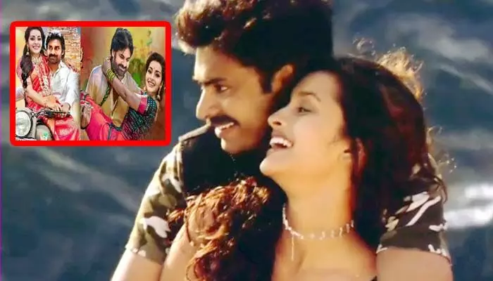PAWAN KALYAN: రేణు దేశాయ్ను ఎత్తుకుని బైక్పై తీసుకెళ్తోన్న పవన్ కల్యాణ్.. చూడముచ్చటైన పిక్స్ వైరల్.. ఎగిరిగంతులేస్తున్న ఫ్యాన్స్ PAWAN KALYAN: రేణు దేశాయ్ను ఎత్తుకుని బైక్పై తీసుకెళ్తోన్న పవన్ కల్యాణ్.. చూడముచ్చటైన పిక్స్ వైరల్.. ఎగిరిగంతులేస్తున్న ఫ్యాన్స్