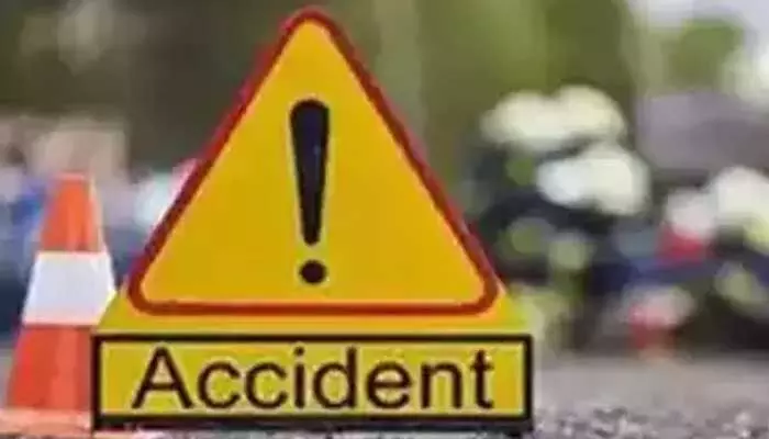 Accident : పాముకాటుకు గురైన మహిళ... ఆస్పత్రికి వెళ్తుండగా యాక్సిడెంట్ Accident : పాముకాటుకు గురైన మహిళ... ఆస్పత్రికి వెళ్తుండగా యాక్సిడెంట్