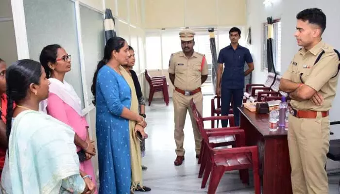 భరోసా సెంటర్ ద్వారా సత్వర సేవలు అందించాలి భరోసా సెంటర్ ద్వారా సత్వర సేవలు అందించాలి