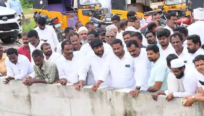 ప్రతి ఎకరాకు సాగునీరు అందిస్తాం ప్రతి ఎకరాకు సాగునీరు అందిస్తాం