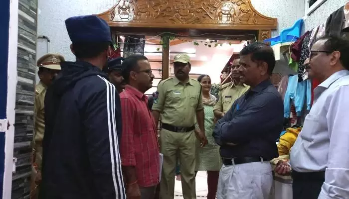 గంజాయి విక్రయిస్తున్న నలుగురు అరెస్ట్ గంజాయి విక్రయిస్తున్న నలుగురు అరెస్ట్