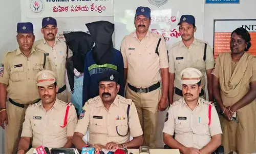 Murder: మద్యం మత్తులో స్నేహితుడి తలపై కొట్టి హత్య