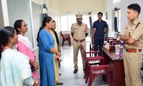 భరోసా సెంటర్ ద్వారా సత్వర సేవలు అందించాలి
