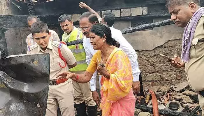 పేలిన సిలిండర్... ఇల్లు దగ్ధం.. పేలిన సిలిండర్... ఇల్లు దగ్ధం..