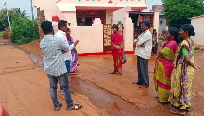 విద్యార్థుల కొరకు వార్డన్ల గ్రామాల బాట.. విద్యార్థుల కొరకు వార్డన్ల గ్రామాల బాట..
