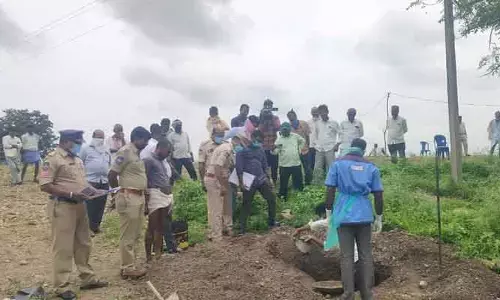 పూడ్చిన శవానికి పంచనామా..!