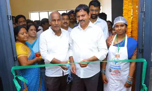 మహిళలు ఆత్మగౌరవంతో బతికేలా చేస్తాం