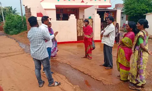 విద్యార్థుల కొరకు వార్డన్ల గ్రామాల బాట..