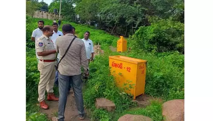 ఏడుపాయల్లో హుండీల చోరీ.. భారీగా కానుకలు మాయం.. ఏడుపాయల్లో హుండీల చోరీ.. భారీగా కానుకలు మాయం..