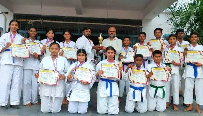 Championship : కరాటేలో న్యూ లిటిల్ ఫ్లవర్స్ విద్యార్థుల ఓవరాల్ ఛాంపియన్ షిప్.. Championship : కరాటేలో న్యూ లిటిల్ ఫ్లవర్స్ విద్యార్థుల ఓవరాల్ ఛాంపియన్ షిప్..