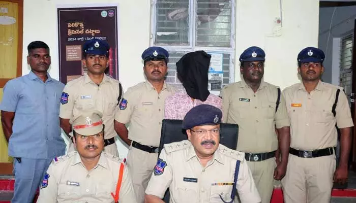 DSP N.Lingaiah : దొంగతనాలకు పాల్పడిన నిందింతుల అరెస్ట్... DSP N.Lingaiah : దొంగతనాలకు పాల్పడిన నిందింతుల అరెస్ట్...