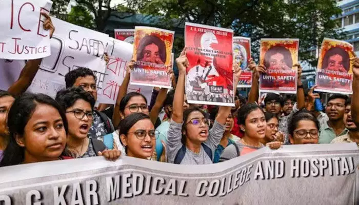 కోల్కతా కేసు.. రేపు మరోసారి సుప్రీంలో విచారణ కోల్కతా కేసు.. రేపు మరోసారి సుప్రీంలో విచారణ