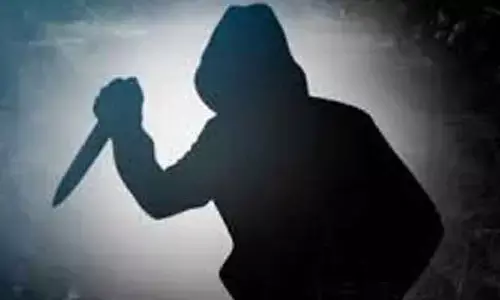 చెడు అలవాట్లు మానుకోవాలన్నందుకు.. తండ్రిని నరికి చంపిన కొడుకు..!