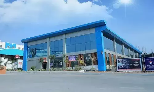 BREAKING : మల్లారెడ్డి అగ్రికల్చర్ యూనివర్సిటీ వద్ద ఉద్రిక్తత
