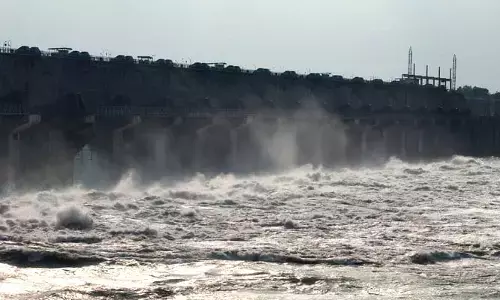 పులిచింతల ప్రాజెక్టుకు భారీగా వరద