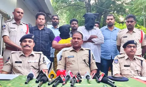 వారికి ఒంటరి మహిళలే టార్గెట్