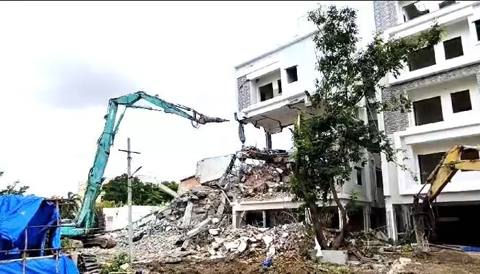 కొనసాగిన కూల్చివేతలు కొనసాగిన కూల్చివేతలు
