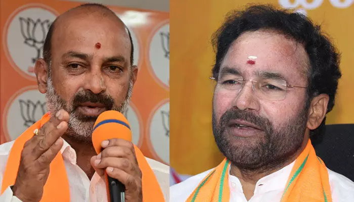 కేంద్ర మంత్రులు ఇద్దరూ అసమర్థులే.. బీఆర్ఎస్ నేత షాకింగ్ కామెంట్స్ కేంద్ర మంత్రులు ఇద్దరూ అసమర్థులే.. బీఆర్ఎస్ నేత షాకింగ్ కామెంట్స్